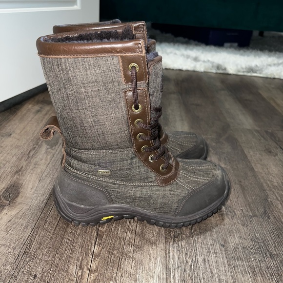 Ugg Adirondack II Snow Boots - Picture 3 of 4